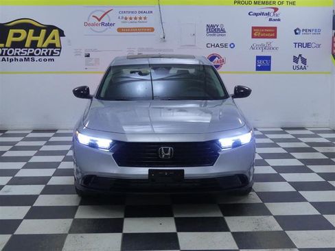 Used 2025 Honda Accord SE image 2