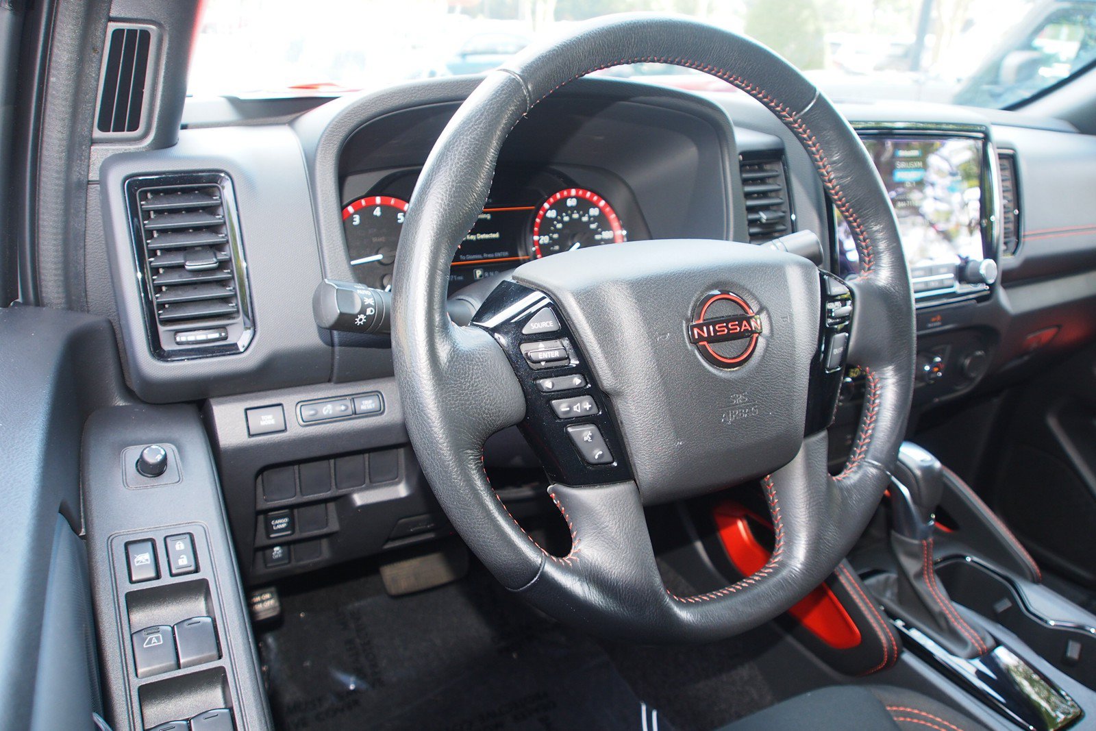 Used 2022 Nissan Frontier Pro-X RWD image 15