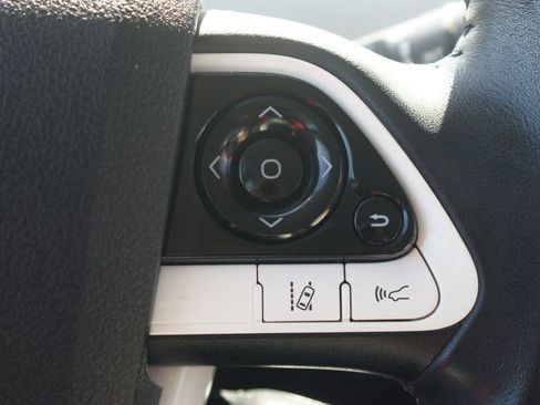 Used 2017 Toyota Prius Prime Premium image 13