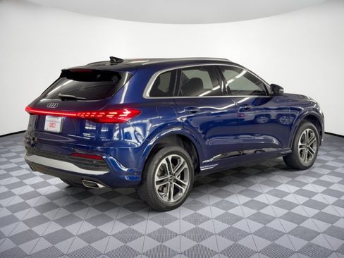 Used 2025 Audi Q5 Premium w/ Convenience Package AWD/4WD image 9