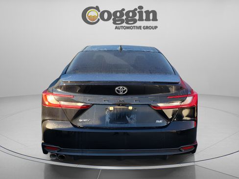 Certified 2025 Toyota Camry SE image 5