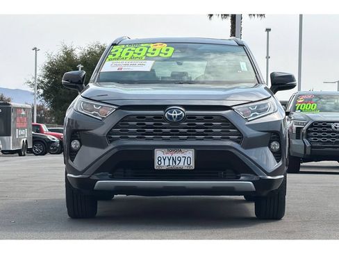 Certified 2021 Toyota RAV4 XSE w/ XSE Grade Weather Package AWD/4WD image 9