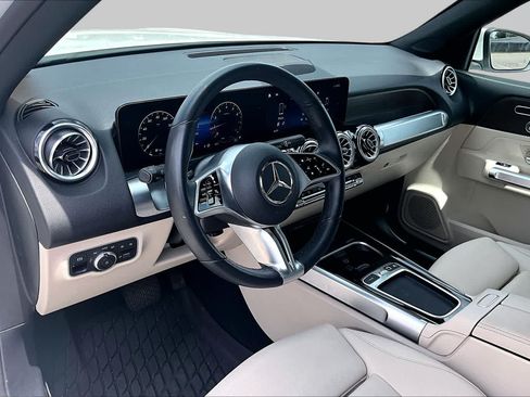 Used 2025 Mercedes-Benz GLB 250 image 18