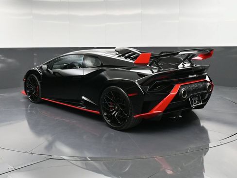 Used 2024 Lamborghini Huracan STO RWD image 3