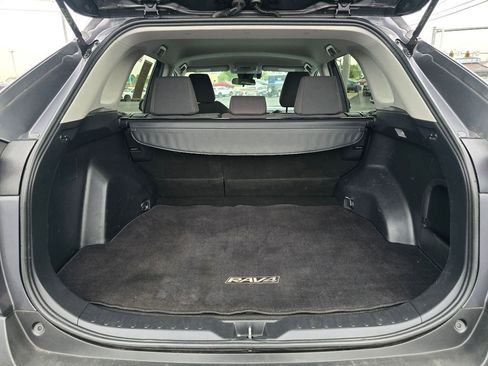 Used 2020 Toyota RAV4 LE AWD/4WD image 14