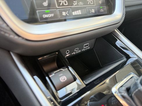 Used 2025 Subaru Legacy Limited image 23