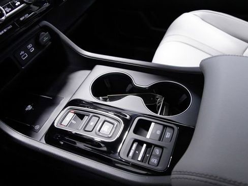 Certified 2025 Honda Pilot EX-L image 32