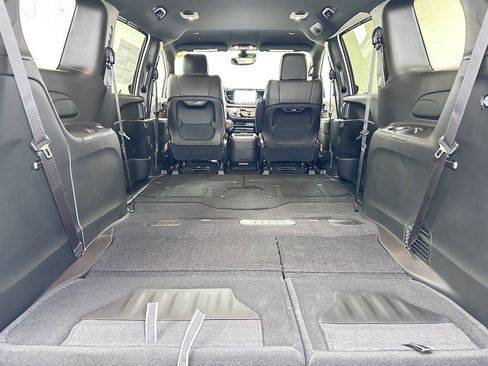 New 2026 Chrysler Pacifica Select image 16