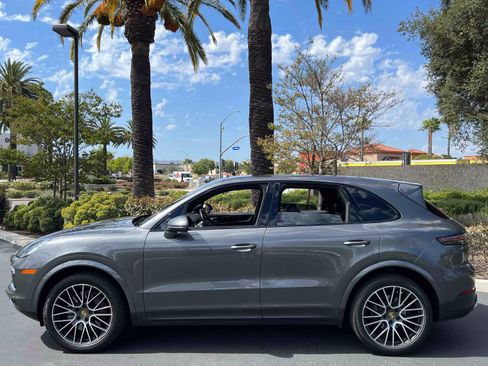 Used 2019 Porsche Cayenne S AWD/4WD image 11