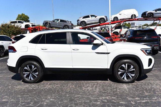 Used 2024 Volkswagen Atlas Cross Sport SE FWD image 5