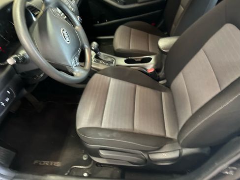 Used 2016 Kia Forte LX FWD image 5