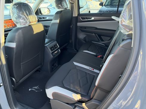 New 2026 Volkswagen Atlas Peak Edition image 12