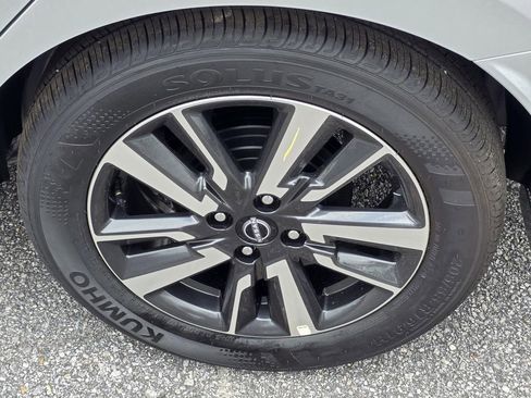 New 2025 Nissan Versa SV w/ Trunk Package FWD image 26