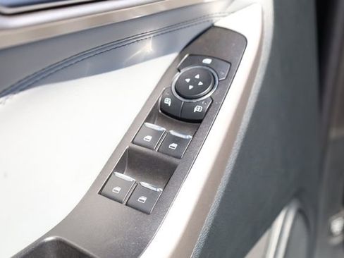 Used 2024 Ford Explorer XLT w/ Equipment Group 202A image 18