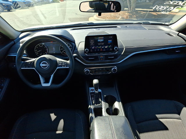 Used 2025 Nissan Altima 2.5 SV FWD image 11