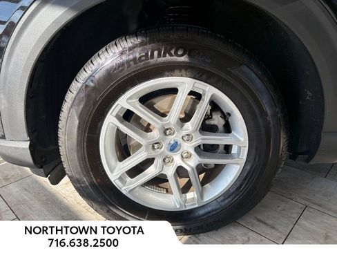 Used 2025 Ford Explorer Active image 26