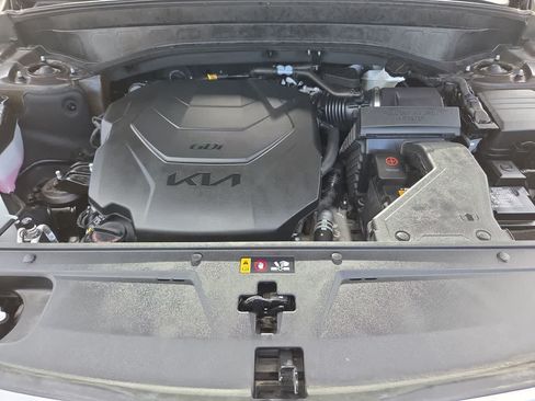 Used 2025 Kia Telluride S FWD image 16