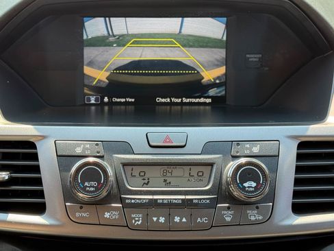 Used 2015 Honda Odyssey Touring image 11