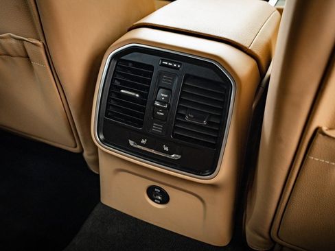 Used 2018 Porsche Macan image 42