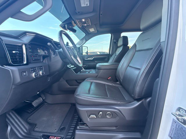 Used 2025 GMC Sierra 2500 Denali w/ Technology Package AWD/4WD image 24