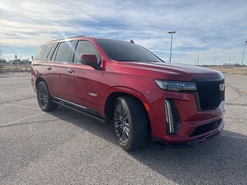 Used 2023 Cadillac Escalade V image 3