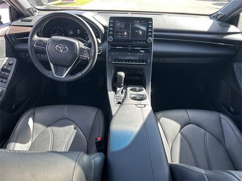 Used 2019 Toyota Avalon XLE image 30