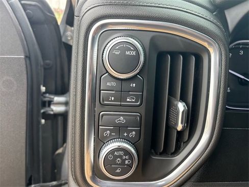 Used 2020 GMC Sierra 1500 SLE w/ SLE Value Package image 17