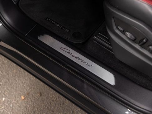 Certified 2025 Porsche Cayenne Coupe image 26