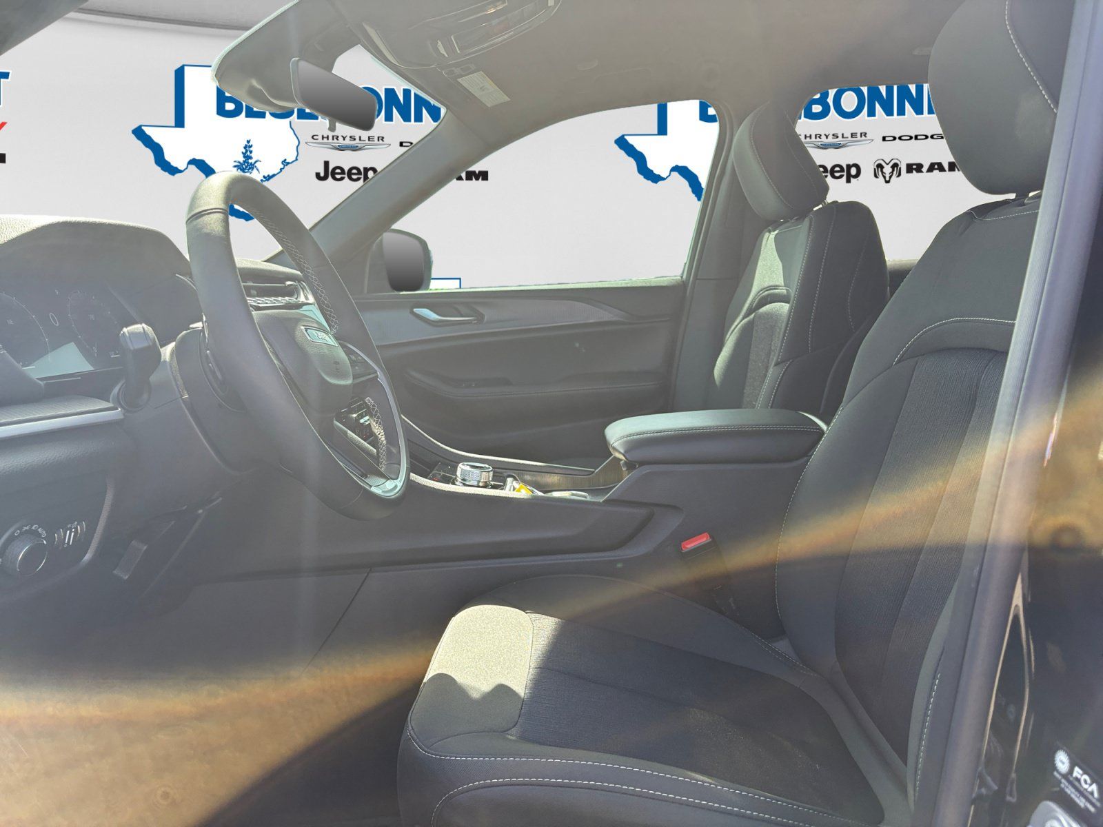 Certified 2026 Jeep Grand Cherokee Laredo X RWD image 11