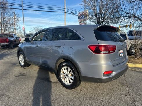 Used 2020 Kia Sorento LX image 3