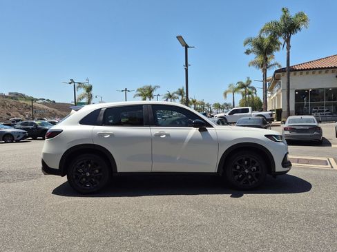 Used 2023 Honda HR-V Sport image 6
