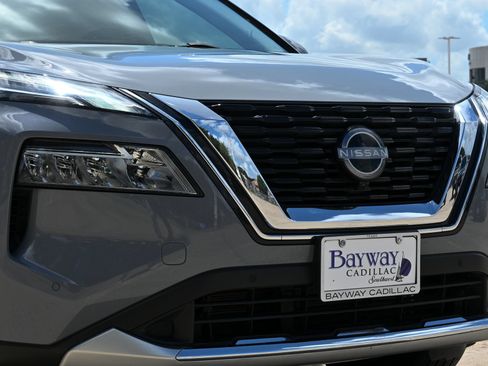Used 2023 Nissan Rogue Platinum w/ Platinum Premium Package AWD/4WD image 28