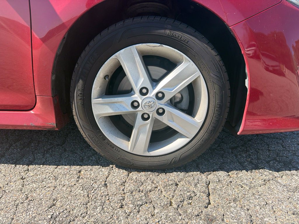 Used 2014 Toyota Camry SE FWD image 41