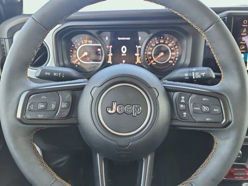 Certified 2024 Jeep Gladiator Sport image 26