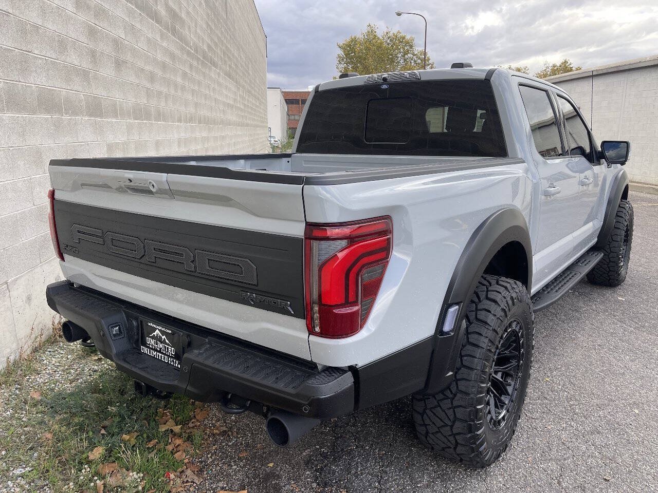 Used 2026 Ford F150 Raptor AWD/4WD image 4