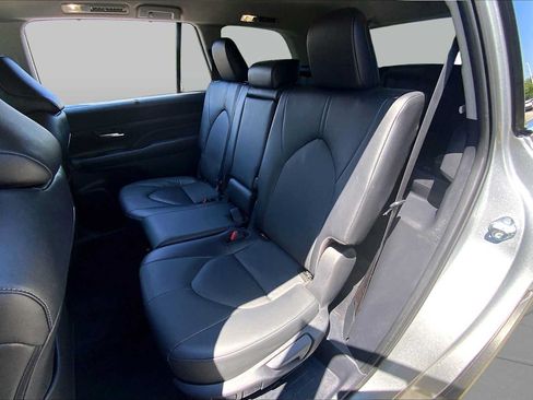 Used 2025 Toyota Grand Highlander AWD Hybrid image 20