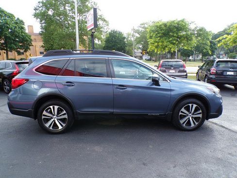 Used 2018 Subaru Outback 2.5i Limited AWD/4WD image 3