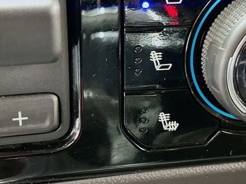 Used 2025 Chevrolet Silverado 1500 LTZ image 21