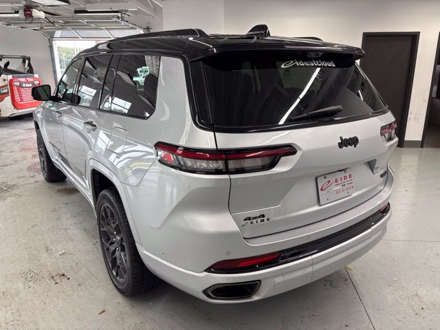 Used 2025 Jeep Grand Cherokee L Summit AWD/4WD image 6