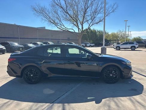 Used 2026 Toyota Camry SE w/ Convenience Package FWD image 4