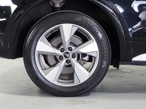 Used 2023 Audi Q5 2.0T Premium w/ Convenience Package AWD/4WD image 38