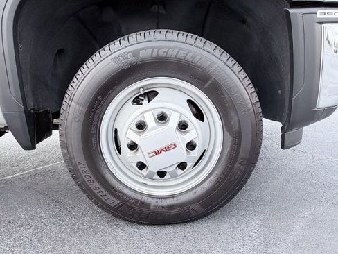 Used 2025 GMC Sierra 3500 Pro w/ 1SA Pro Safety Plus Package image 28