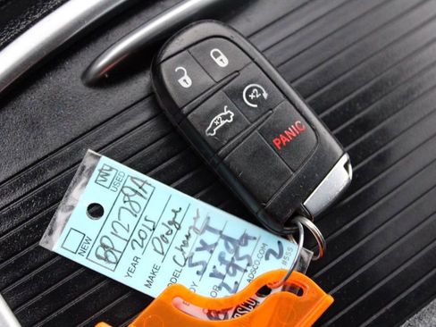 Used 2015 Dodge Charger SXT image 31