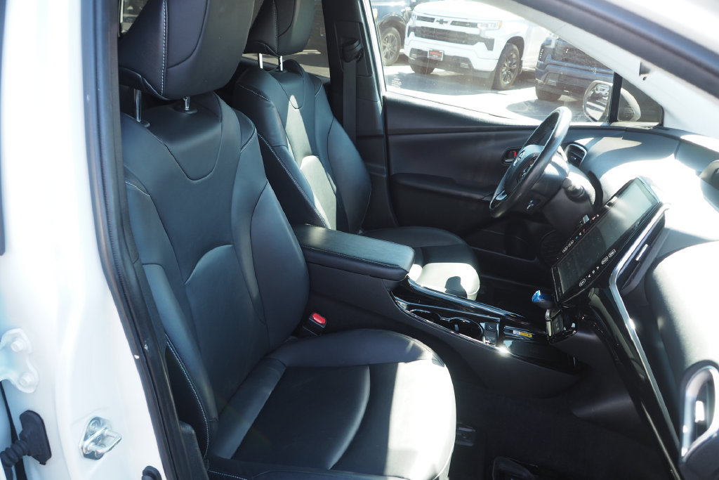 Used 2022 Toyota Prius Prime XLE FWD image 19