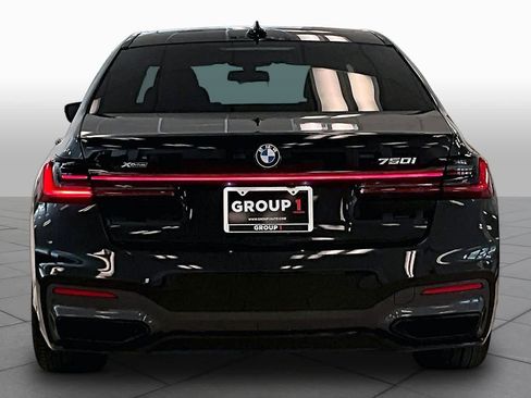 Used 2022 BMW 750i xDrive w/ Executive Package AWD/4WD image 4