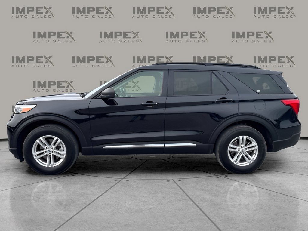 Used 2023 Ford Explorer XLT w/ Equipment Group 202A AWD/4WD image 2
