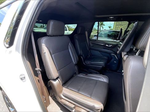 Used 2021 GMC Yukon Denali w/ Denali Premium Package RWD image 26