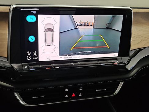 New 2026 Volkswagen Atlas SE FWD image 19