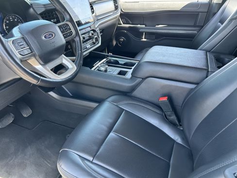 Used 2024 Ford Expedition XLT RWD image 27