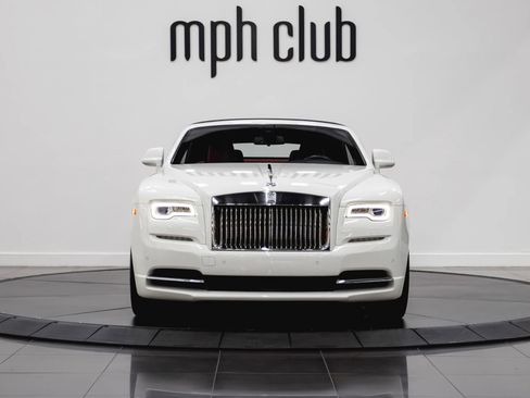 Used 2017 Rolls-Royce Dawn RWD image 9
